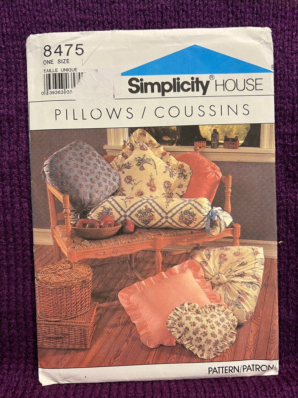 Simplicity 8475 decorative pillow pattern bolster round